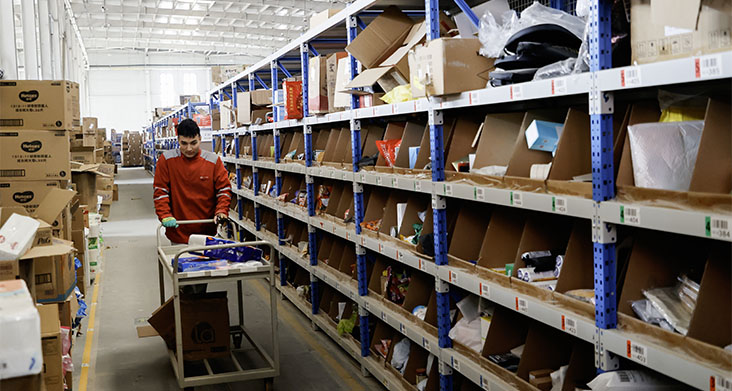 “双11”旺季寄递忙 高效运作保畅通